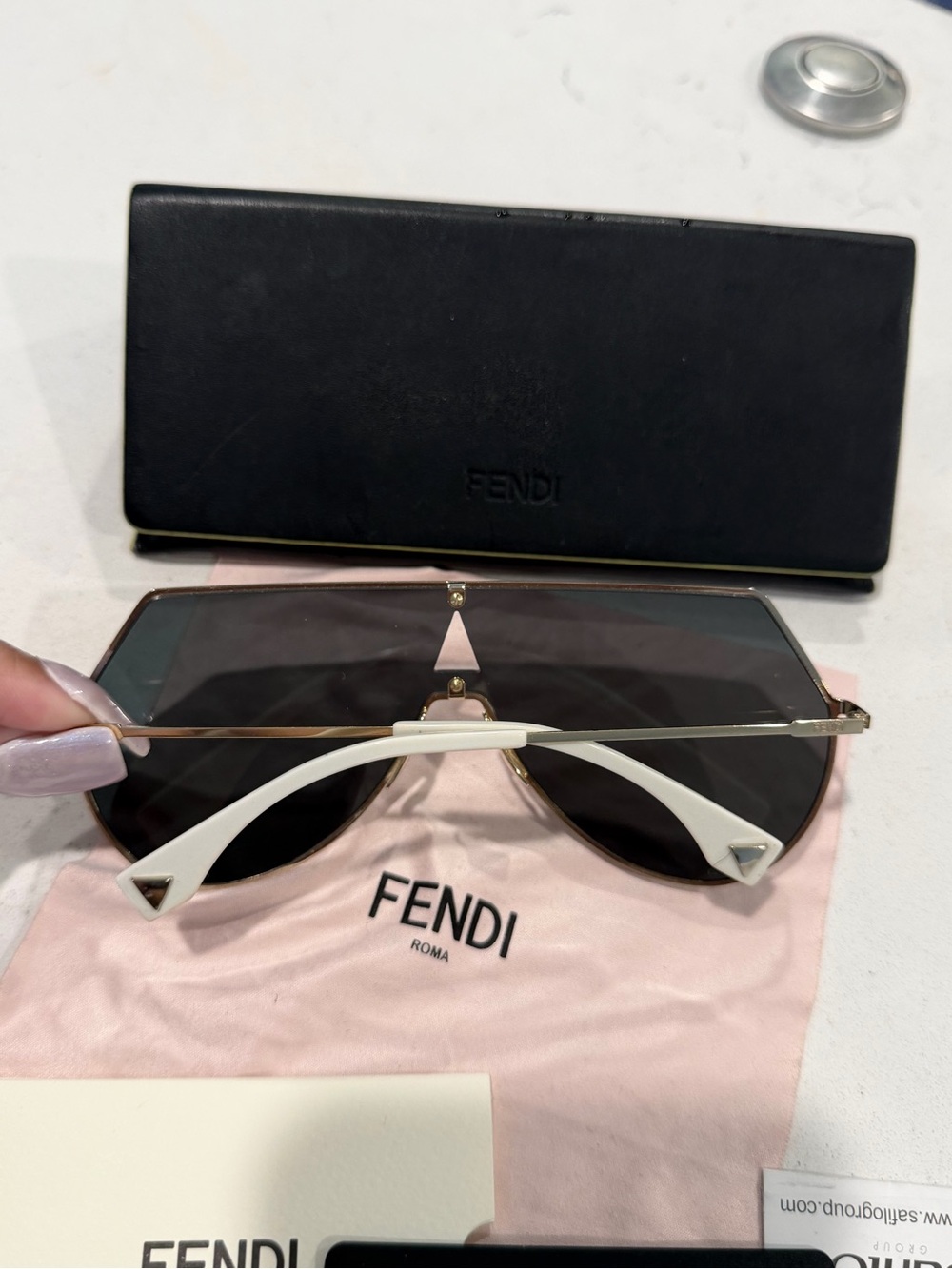Fendi Oversized Shield Sunglasses in Pink Gradient FF0193 - Picture 3 of 9